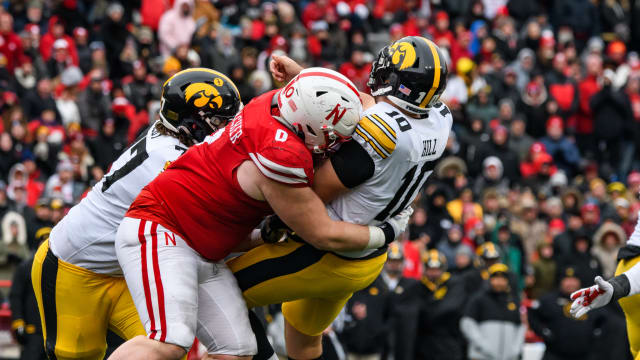 14_Nash Humacher_FB vs Iowa 1124